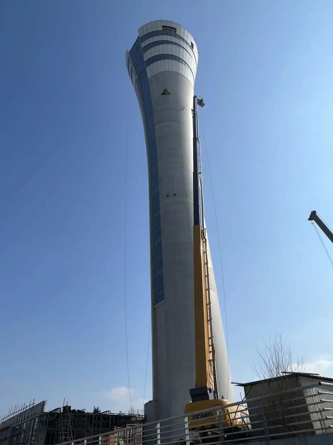 大顯身手！徐工直臂式高空作業平臺XGS70K魔都首秀！