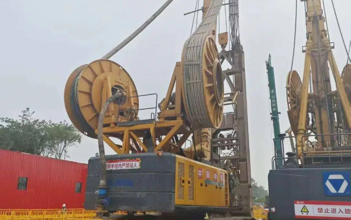 地質(zhì)無難題！徐工雙輪銑槽機助力區(qū)域基建按下 “加速鍵”