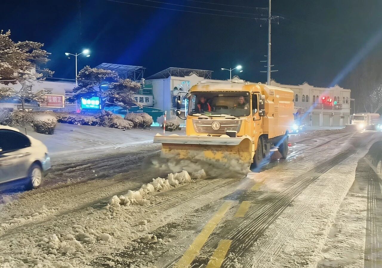 18小時連軸轉！徐工除雪設備硬核出擊保通暢