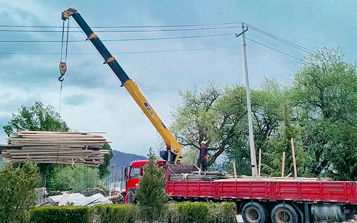 雪域高原高效作業(yè)利器 徐工隨車起重機(jī)助力西南工程建設(shè)