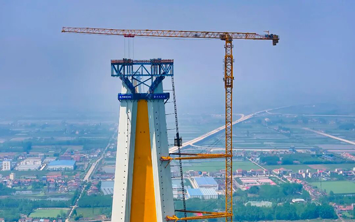 數(shù)智賦能，徐工硬核助力“湖北第一高橋”建設(shè)