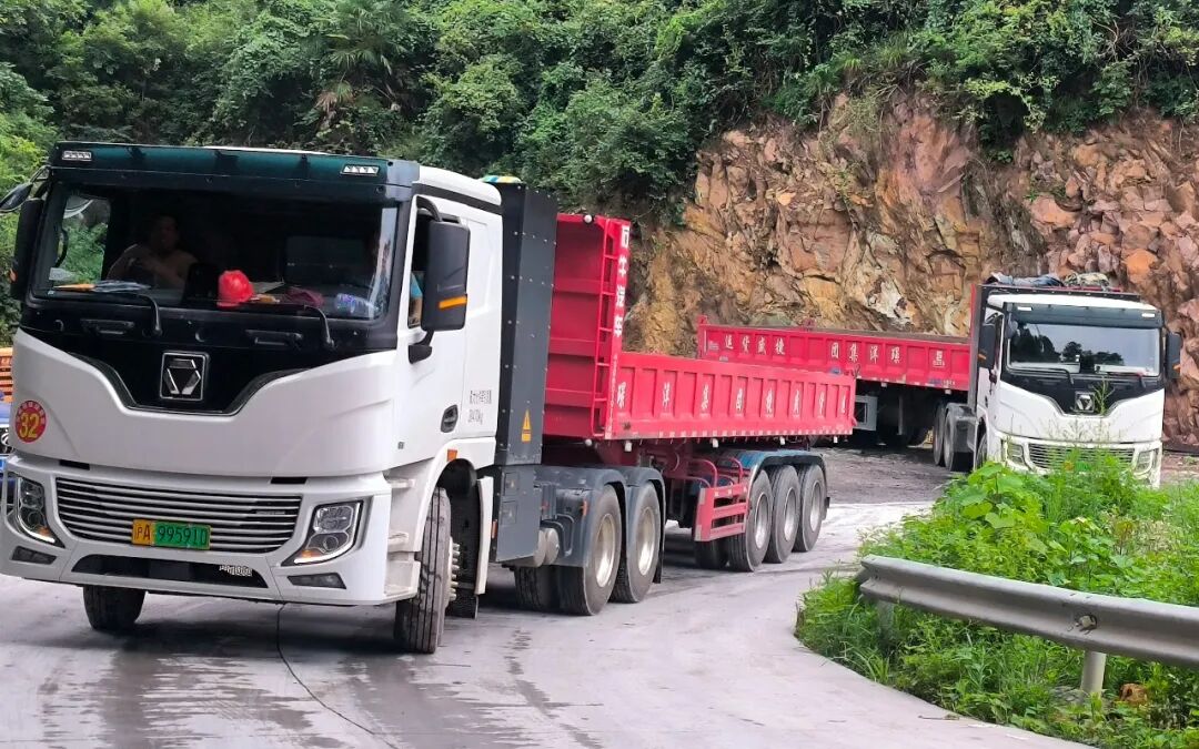 短倒利器！徐工400度6&times;4標載版牽引車為何備受客戶青睞？