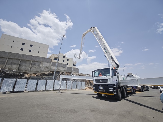 高溫、沙塵、零故障：一臺65米泵車如何在沙特連干300方？